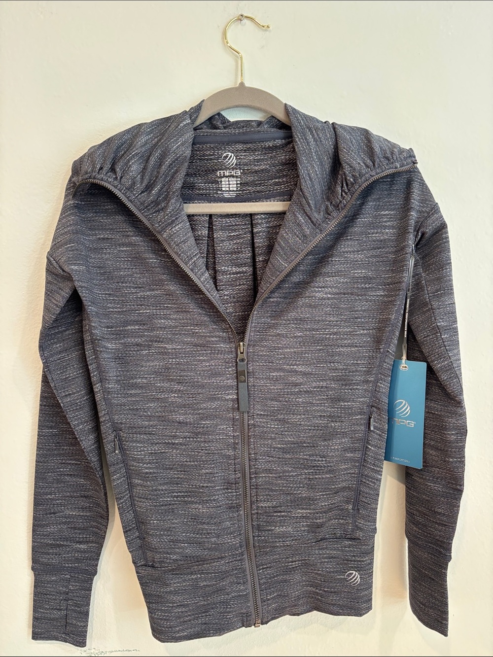 NWT Mondetta Performance Gear Zip Up Sweater. Size XS